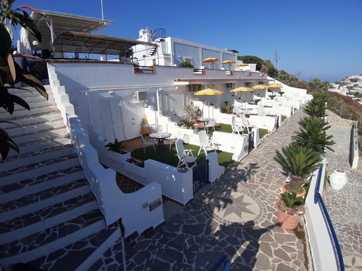 Flavia - Adults Only * Ponza
